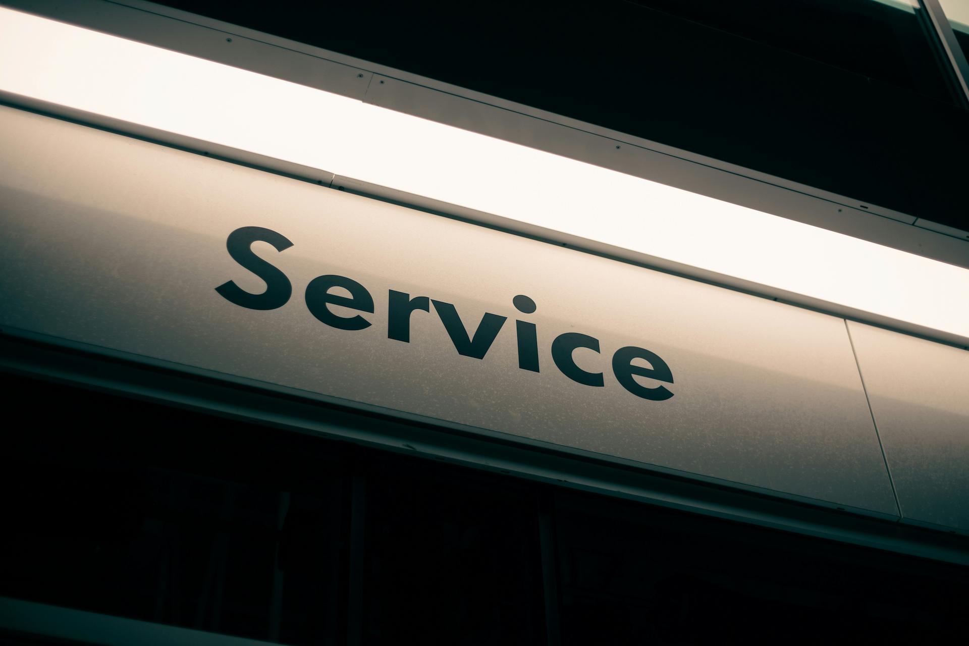 A sign that says "Service"